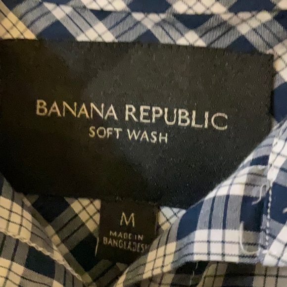 Beautiful banana republic soft wash button down shirt - Picture 2 of 7